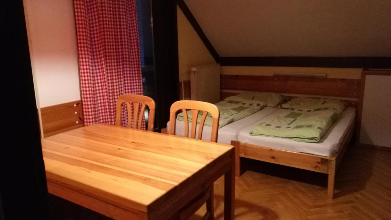 Accommodation And Restaurant Tia Cerklje na Gorenjskem Szoba fotó
