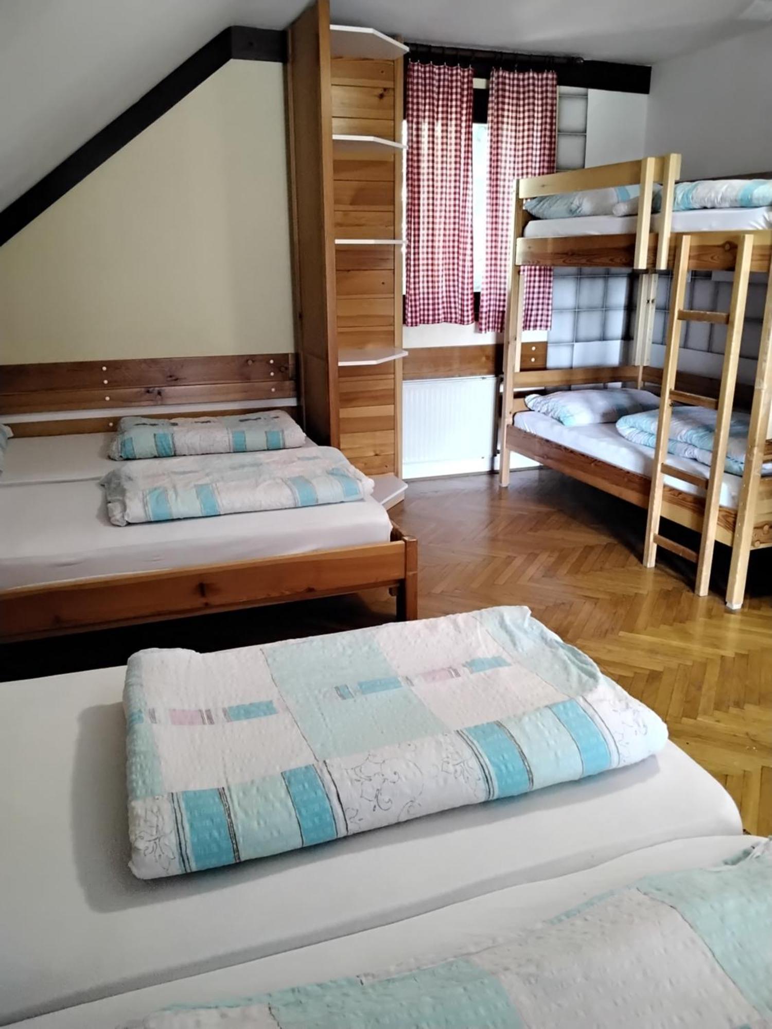 Accommodation And Restaurant Tia Cerklje na Gorenjskem Kültér fotó