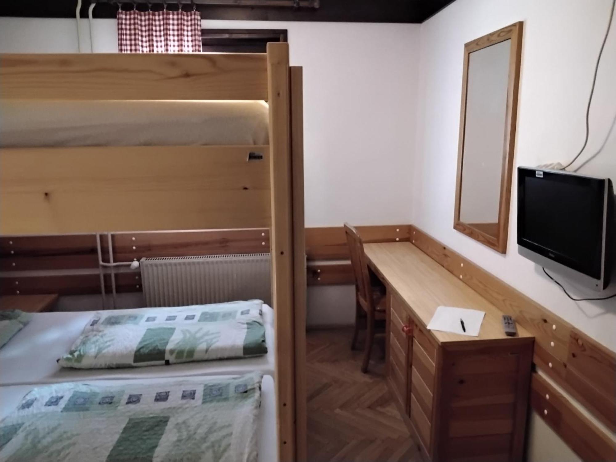 Accommodation And Restaurant Tia Cerklje na Gorenjskem Kültér fotó